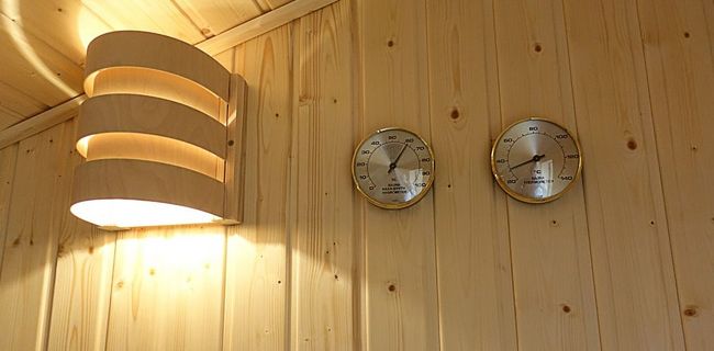 Erholung bietet die Sauna der Ferienwohnung an der Ostsee 