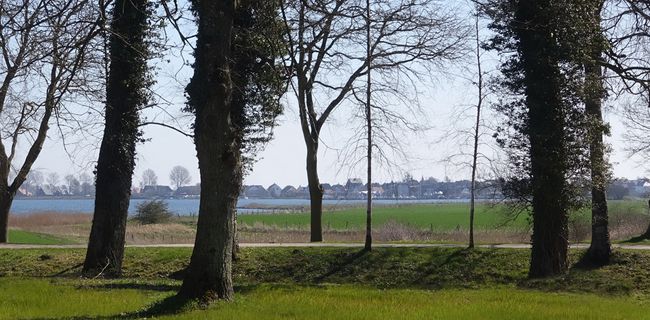 Blick vom Gutshof auf die Schlei